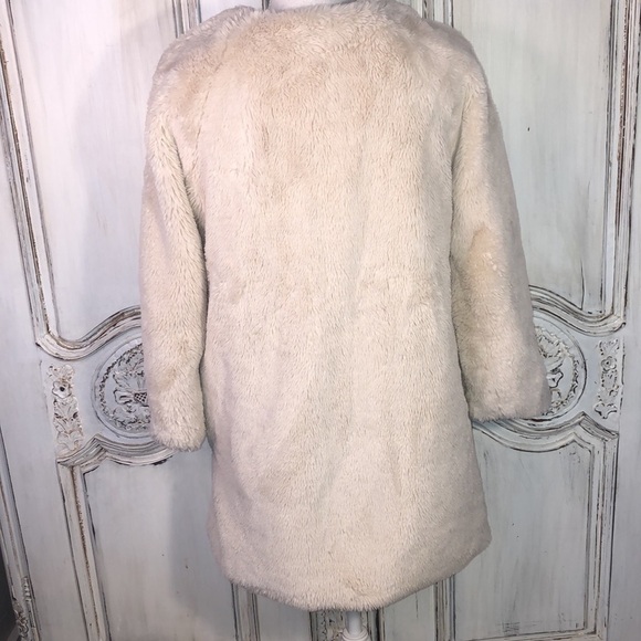 POPSUGAR Fluffy Cream Faux Fur Teddy Bear Coat Furry Fluffy Flirty Size Medium - Picture 10 of 14